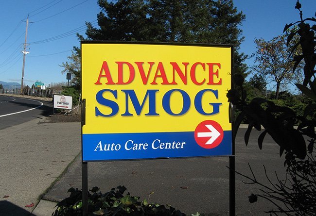 Advance Smog Yard Sign by Sign Dynamics