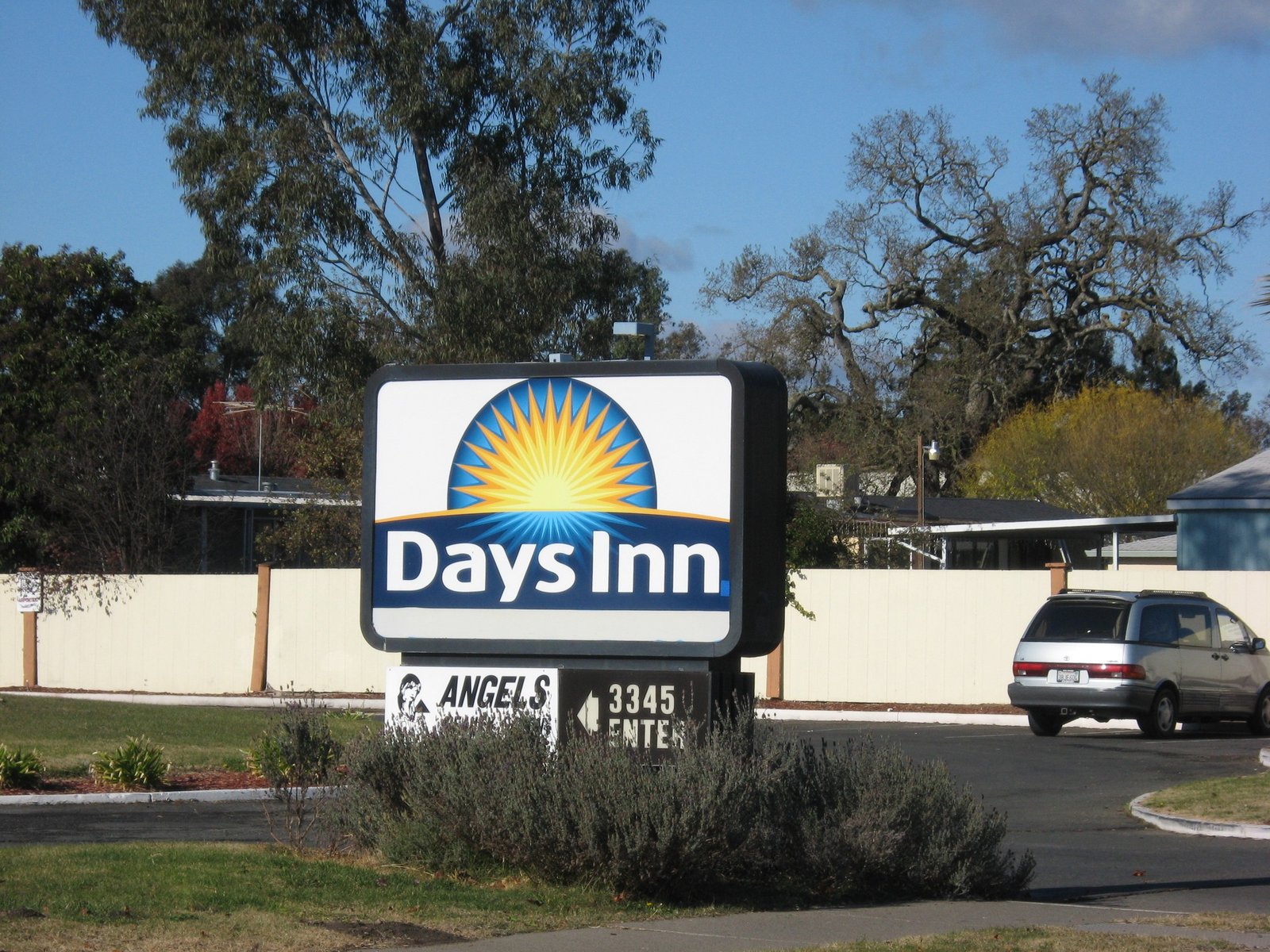 Days Inn Lightbox Face by Sign Dynamics