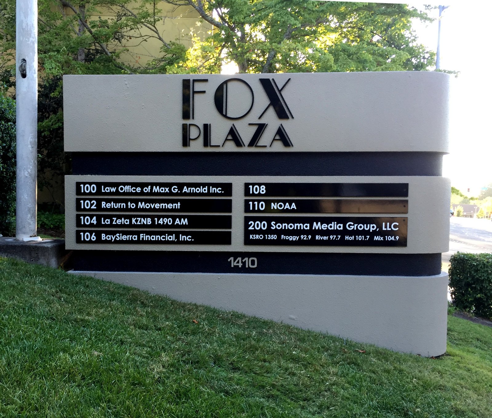 Fox Plaza Dimensional Directory by Sign Dynamics