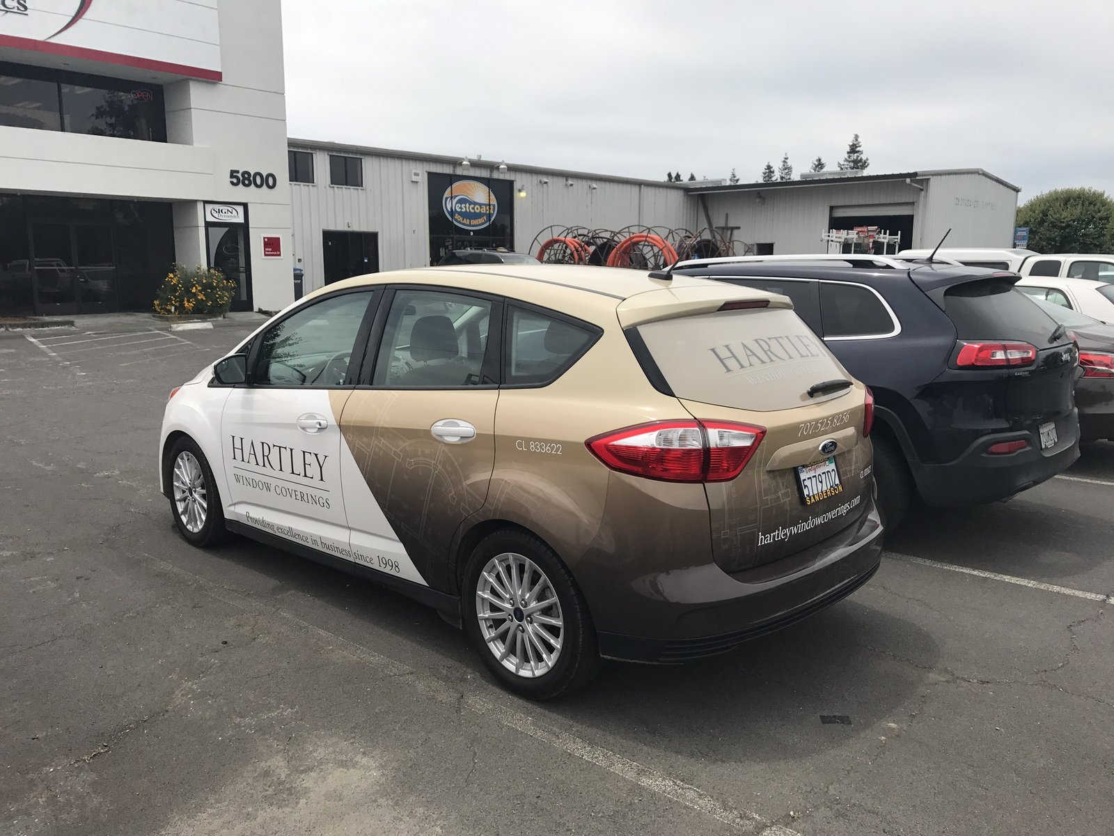 Hartley Window Coverings SUV Graphics by Sign Dynamics